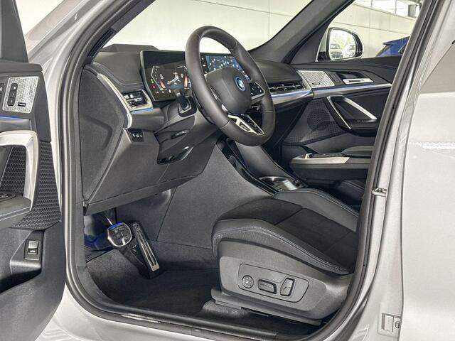 BMW iX1 eDrive20 67 kWh M Sport Edition | M Sportpakket Pro | Actiefstoelen voor