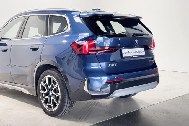 BMW iX1 xDrive30 Launch Edition xLine