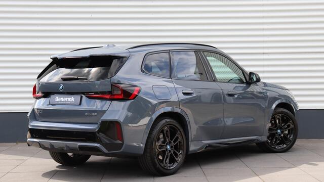 BMW iX1 xDrive30 M-Sport | Harman/Kardon | Trekhaak | Head-up | Comfort Access | Parking Assistant Plus | Leder