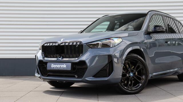 BMW iX1 xDrive30 M-Sport | Harman/Kardon | Trekhaak | Head-up | Comfort Access | Parking Assistant Plus | Leder