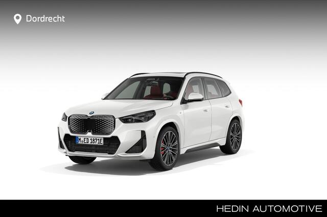 BMW iX1 eDrive20 67 kWh | 20 Inch | M-Sportpakket Pro | Innovation Pack | Comfort Pack | Panoramadak
