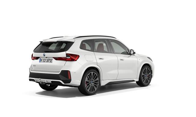 BMW iX1 eDrive20 67 kWh | 20 Inch | M-Sportpakket Pro | Innovation Pack | Comfort Pack | Panoramadak