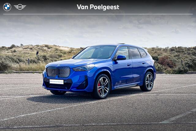BMW iX1 eDrive20 67 kWh | M Sport | Glazen Panoramadak | Harman Kardon | Stoelverwarming |