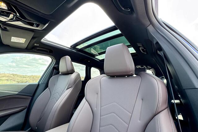 BMW iX1 eDrive20 67 kWh | M Sport | Glazen Panoramadak | Harman Kardon | Stoelverwarming |