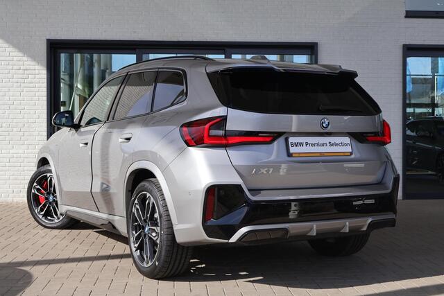 BMW iX1 xDrive30 | M Sportpakket Pro | Innovation Pack | Travel Pack