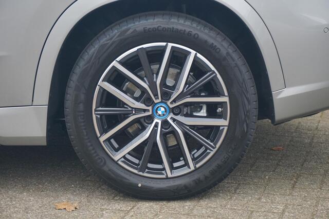 BMW iX1 eDrive20 M Sport / Premium Pack / Comfort Pack / Elektrische Stoelen / Trekhaak | Ekris Selection