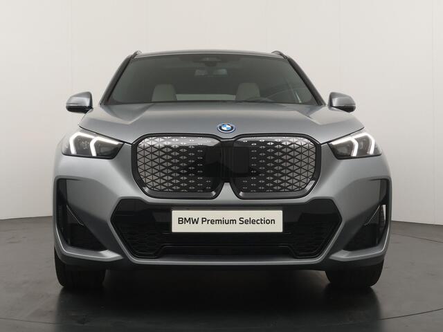 BMW iX1 eDrive20 | M Sportpakket Pro | Premium Pack | Travel Pack