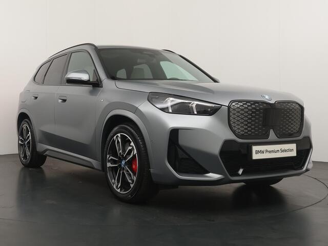 BMW iX1 eDrive20 | M Sportpakket Pro | Premium Pack | Travel Pack