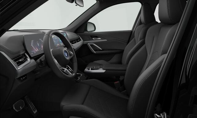 BMW iX1 eDrive20 M-Sport - Camera - Shadow Line - Adaptief Onderstel - Stoelverwarming