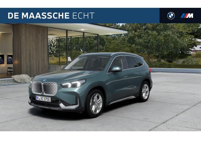 BMW iX1 eDrive20 xLine / Trekhaak / Achteruitrijcamera / Adaptieve LED / Comfort Access / Stoelverwarming