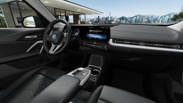 BMW iX1 eDrive20 xLine / Trekhaak / Achteruitrijcamera / Adaptieve LED / Comfort Access / Stoelverwarming
