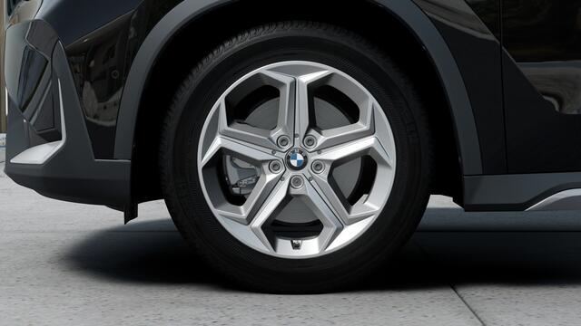 BMW iX1 eDrive20 xLine / Achteruitrijcamera / Adaptieve LED / Comfort Access / Parking Assistant / Stoelverwarming