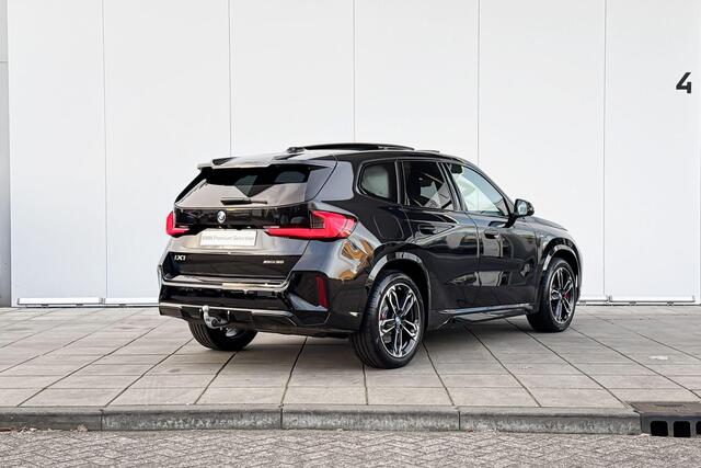 BMW iX1 xDrive30 Launch Edition 67 kWh