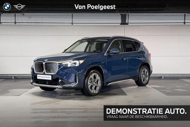 BMW iX1 eDrive20 Pure Edition 67 kWh | xLine | Premium Pack | Trekhaak