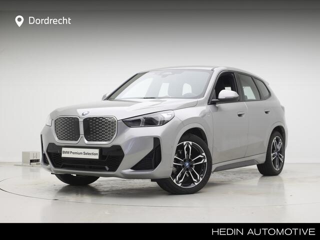 BMW iX1 eDrive20 67 kWh M-Sport | Panorama | Voorbereiding Driving Assistant Plus