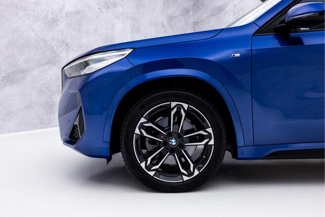 BMW iX1 xDrive30 Launch Edition 67 kWh M-Sport | Pano | Memory | Harman-Kardon