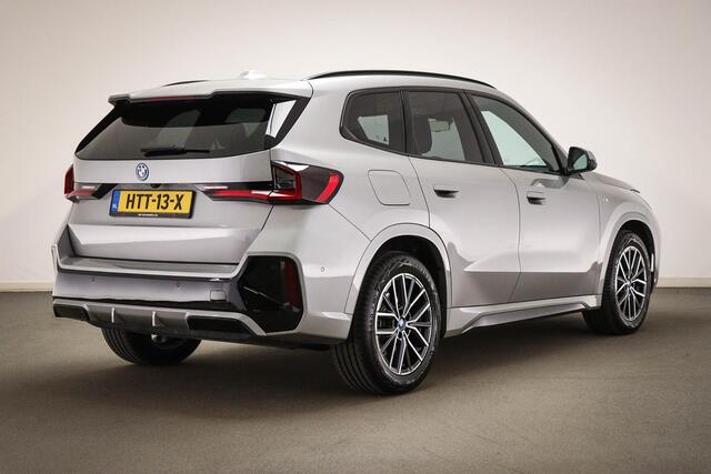 BMW iX1 eDrive20 67 kWh M-Sport Edition | PREMIUM PACK | STUURVERWARMING | DAB | APPLE | CAMERA