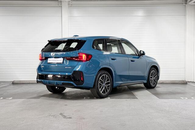 BMW iX1 eDrive20 | M-Sport | Comfort Pack | Driving Assistant Plus | Harman/Kardon | Head-up Display | Trekhaak | Selections