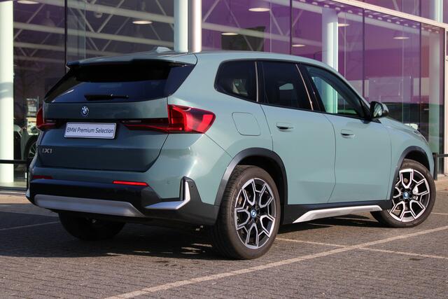 BMW iX1 eDrive20 xLine / Sportstoelen / Achteruitrijcamera / Harman-Kardon / Stoelverwarming /