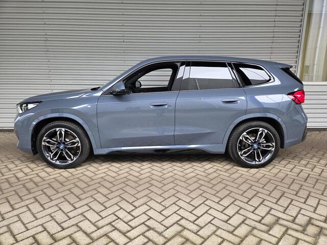 BMW iX1 xDrive30 67 kWh M Sport Edition