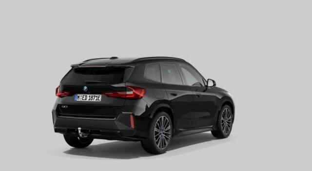 BMW iX1 xDrive30 67 kWh M Sport - Trekhaak - Driving Assistant Professional - Harman Kardon - Head up - Comfort Acces - Parking Assistant Plus - Getinte Ruiten - Elektrisch verstelbare/verwarmde stoelen -