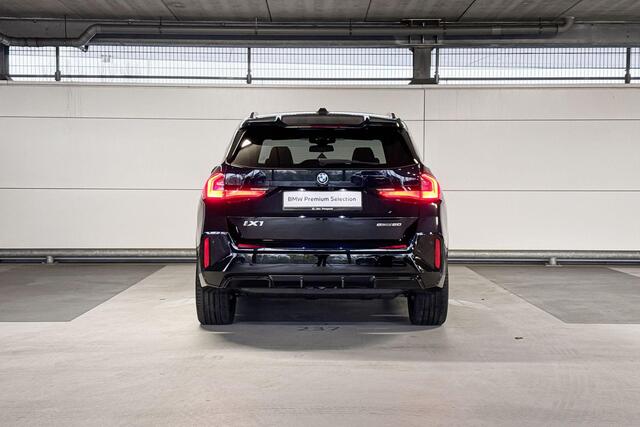 BMW iX1 eDrive20 67 kWh M Sport Edition