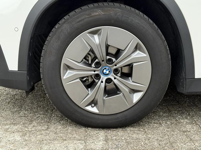 BMW iX1 eDrive20 | Stuur + Stoelverw. | Comfort Access | Driv. Ass. Prof. | Head-Up