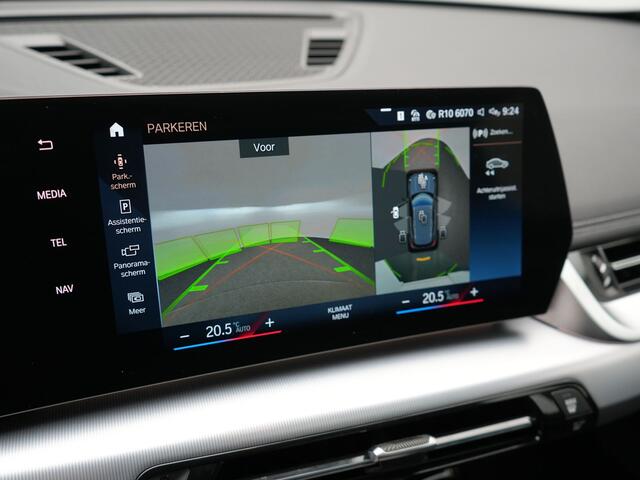 BMW iX1 xDrive30 Launch Edition 313pk Dealer O.H | Panodak | Adaptive Cruise | 360 Camera | Lederen Comfortzetels Massage & Memory | Head Up | Harman Kardon | Keyless |