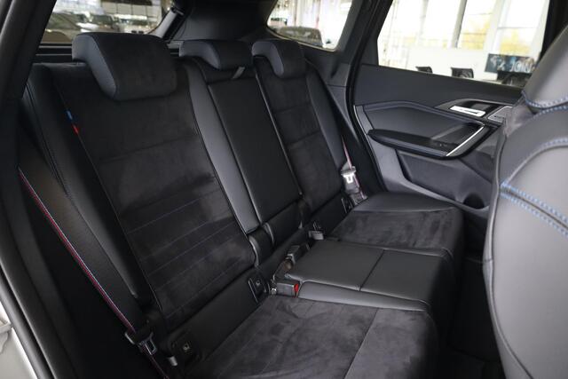 BMW iX1 eDrive20 | M Sportpakket Pro | Harman Kardon | Trekhaak | Comfort Pack