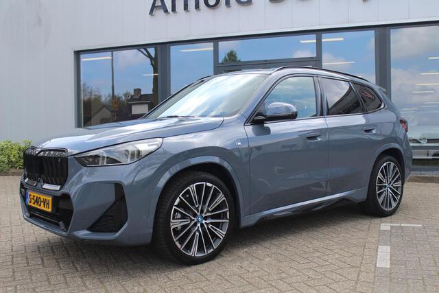 BMW iX1 xDrive30 67 kWh // M Sportpakket