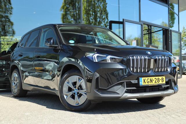 BMW iX1 XDRIVE30 67KWH LAUNCH EDITION | CARPLAY | CAMERA | KEY-LESS | FULL LED | VIRT. COCKPIT | STOELVERWARMING