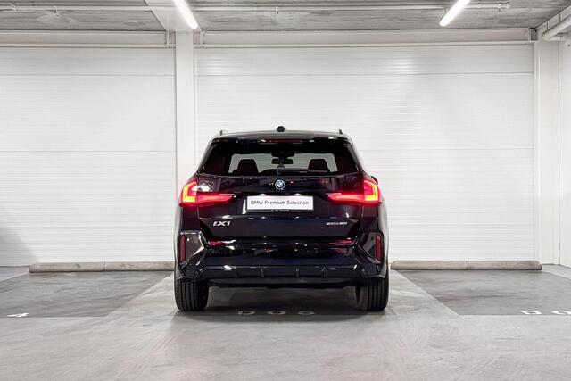 BMW iX1 eDrive20 | M Sportpakket | Premium Pack | Comfort Pack | Driving Assistant | Harman/Kardon | Comfort Access | Huisselectie