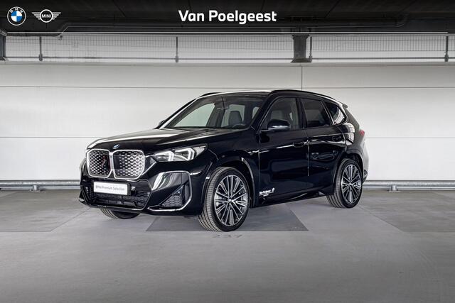 BMW iX1 eDrive20 67 kWh M Sport Edition | M Sportpakket | Premium Pack | Travel Pack | Trekhaak | Huisselectie