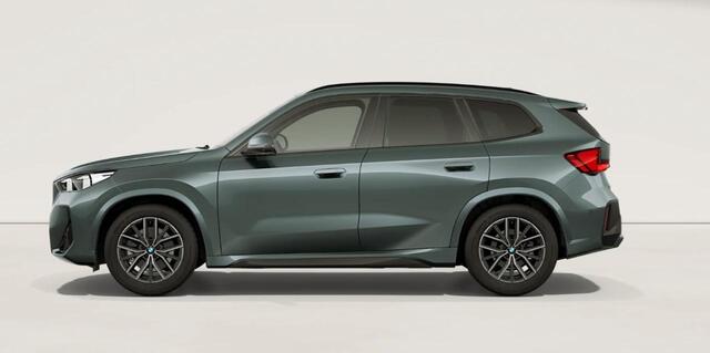 BMW iX1 eDrive20 67 kWh M Sport Edition Panoramadak - Sportstoelen - Elektrisch verwarmde voorstoelen - Getinte Ruiten - Parking/Driving Assistant Plus - Head up - Comfort Access -