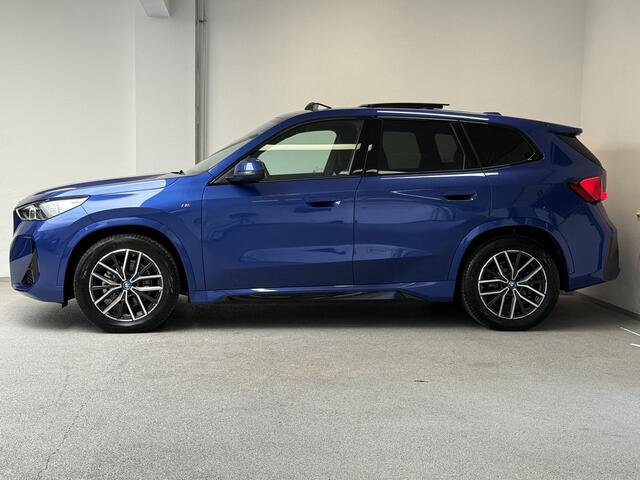 BMW iX1 eDrive20 67 kWh M-Sport | SOH 98% | PANO | CAMERA | CARPLAY |