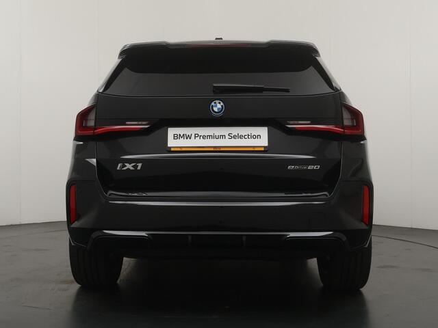 BMW iX1 eDrive20 67 kWh M Sport Edition | Comfort Access | Elektrisch bediende stoel | Massage | Panoramadak | Adaptive Cruise |