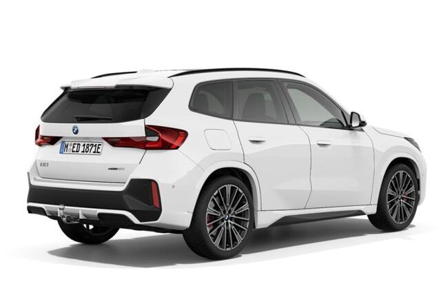BMW iX1 eDrive20 67 kWh | M Sportpakket + Pro + Editie | Premium Pack | Harman Kardon | Elektrische trekhaak | Verwarmd stuurwiel|