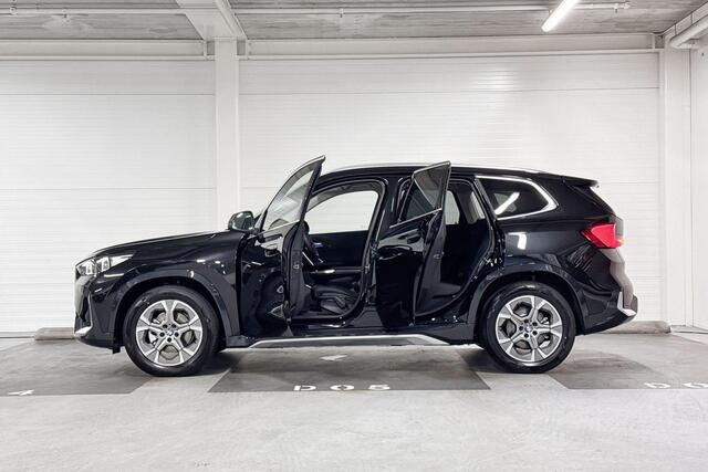 BMW iX1 eDrive20 Pure Edition | xLine | Comfort Access | Trekhaak | Stoelverwarming | Stoelverwarming | Huisselectie