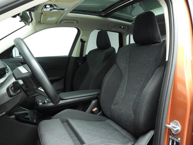 BMW iX1 eDrive20 | LED | Navigatie | Panoramadak | Sportstoelen | Shadow line | DAB | Alu 17inch