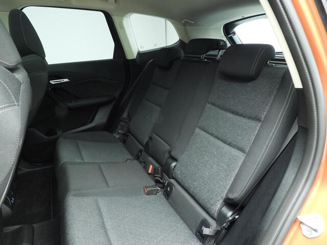 BMW iX1 eDrive20 | LED | Navigatie | Panoramadak | Sportstoelen | Shadow line | DAB | Alu 17inch