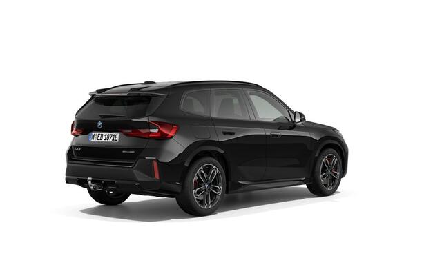BMW iX1 eDrive20 67 kWh M Sport Edition | M Sport Pro | Panorama Dak | Harman-Kardon | Premium Pack | Elektr. Trekhaak | Travel Pack | Driving Assistant | 19" LM Dubbelspaak | Stuurwiel Verwarmd