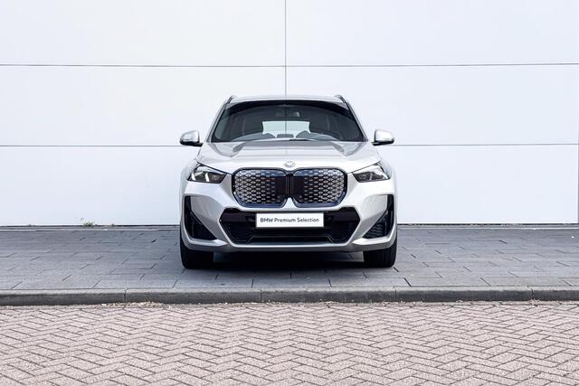 BMW iX1 eDrive20 67 kWh | M- Sport Pro | Premium Pack | Trekhaak |