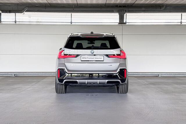 BMW iX1 eDrive20 67 kWh M Sport Edition | M Sportpakket Pro | Innovation Pack | Comfort Pack | Travel Pack | Trekhaak | Huisselectie