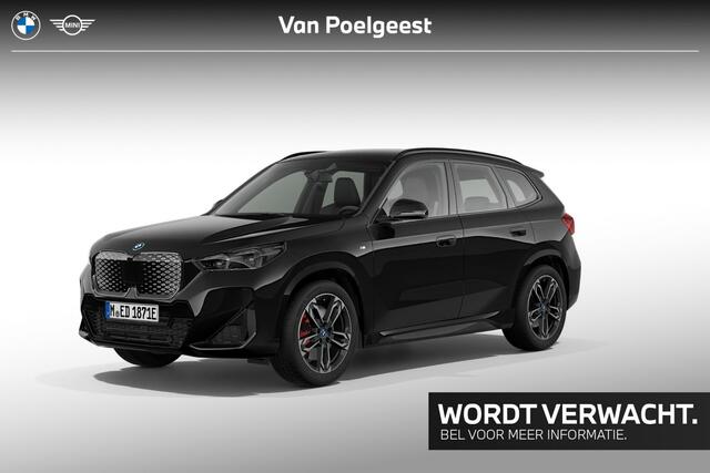 BMW iX1 eDrive20 | M-Sport Pro | Comfort Access | Trekhaak | Stoelverwarming | Achteruitrijcamera