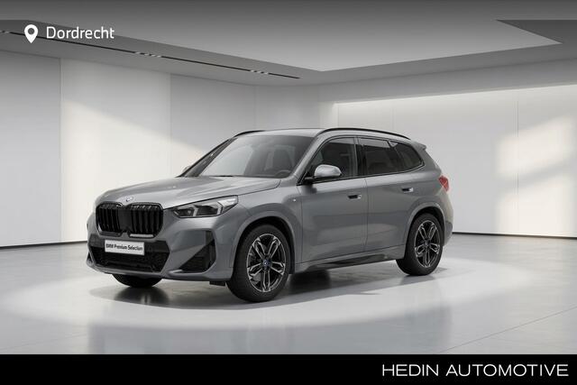 BMW iX1 xDrive30 67 kWh | M-Sport | Frozen Grey Mat | 19" | Panorama | Trekhaak