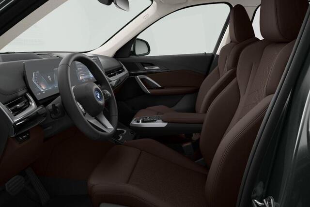 BMW iX1 xDrive30 | 67 kWh | Innovation Pack | X line | Head-Up Display
