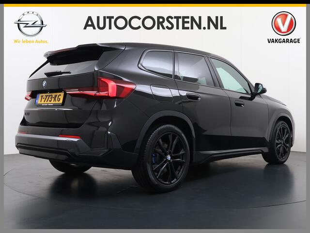 BMW iX1 xDrive30 313PK 4WD M-Pack Launch Edition SOH 100% Leder Harman/Kardon®-Audio Android Auto Apple Carplay Camera Adaptief onderstel Navi-Pro Pdc AWD Live Cockpit Plus Privacy Glas Led Elek.Achterklep Lmv 19" Isofix DAB Origineel Nederlandse Auto