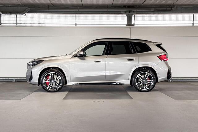 BMW iX1 eDrive20 67 kWh M Sport Edition | M Sportpakket Pro | Innovation Pack | Travel Pack | Trekhaak | Huisselectie