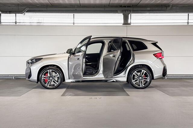 BMW iX1 eDrive20 67 kWh M Sport Edition | M Sportpakket Pro | Innovation Pack | Travel Pack | Trekhaak | Huisselectie