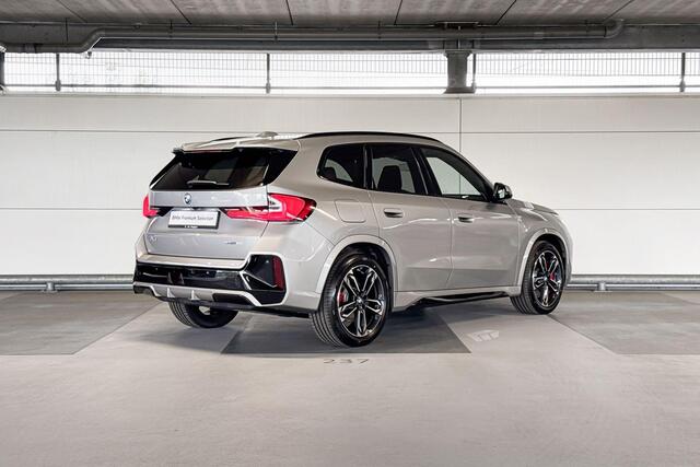 BMW iX1 eDrive20 67 kWh M Sport Edition | M Sportpakket Pro | Innovation Pack | Travel Pack | Trekhaak | Huisselectie